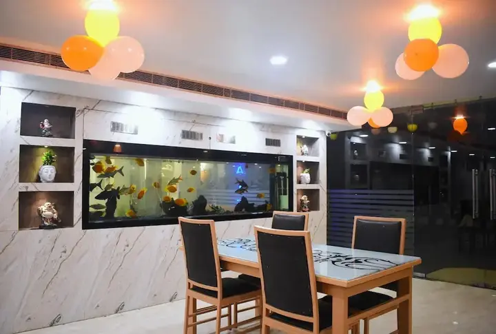 Лакхнау: Saubhagya Inn
