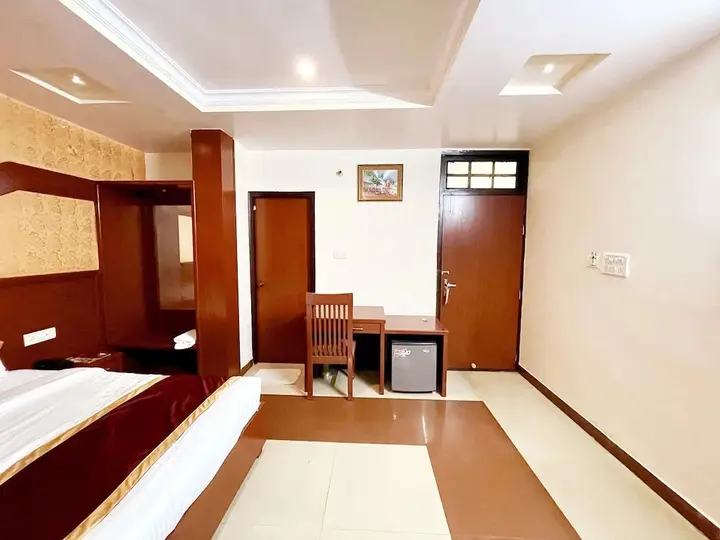 Лакхнау: Saubhagya Inn
