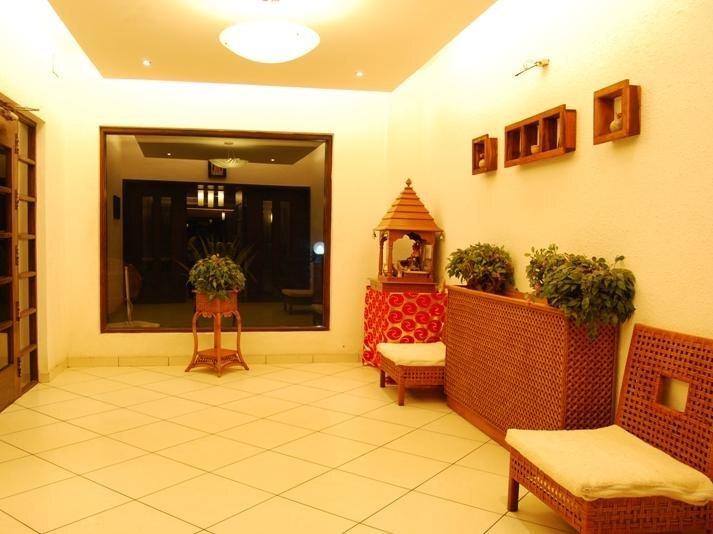 Соманур: Poppys Vista Hotel
