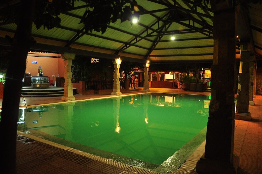 Хидерабад: Aalankrita Resort And Convention