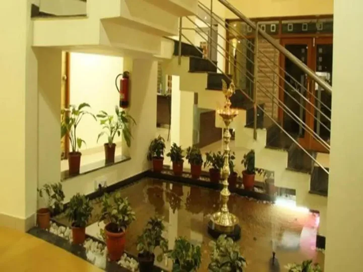 Бангалор: Arama Suites