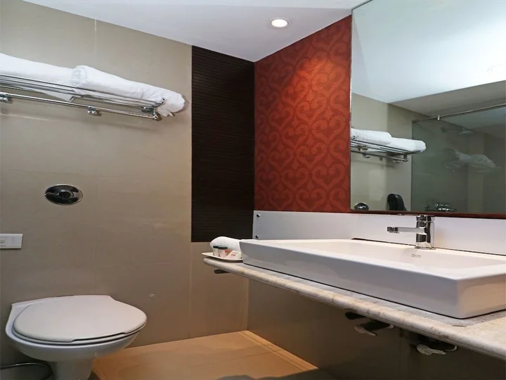 Колката: OYO 1187 Hotel Swiss Suites