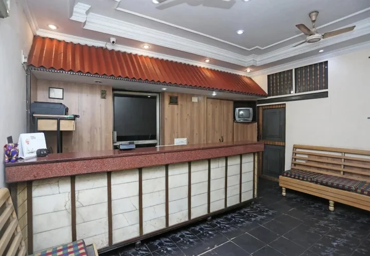 Колката: Hotel East West