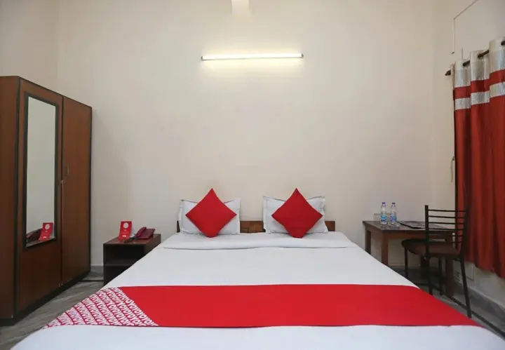 Колката: Hotel East West