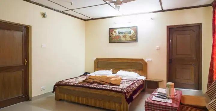 Дармсала: Vikrant Hotel & Restaurant