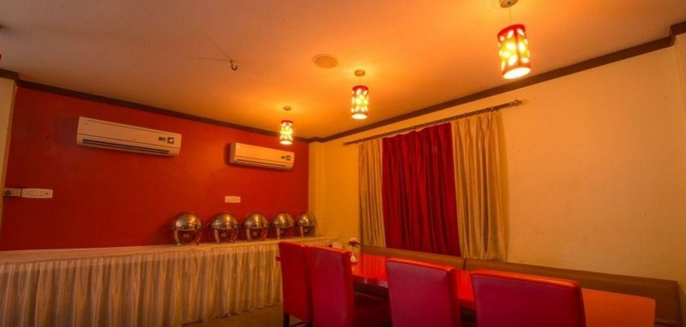 Гувахати: Hotel Aarian Aatithya