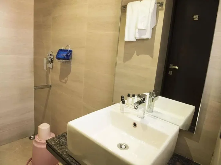 Гувахати: Hotel Pragati Manor
