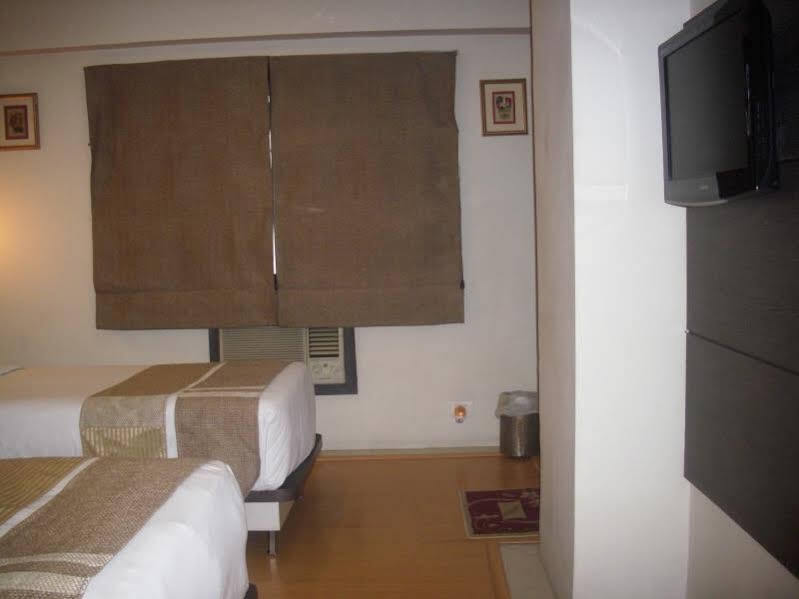 Гувахати: Hotel Pragati Manor