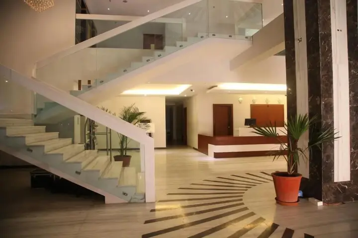Индаур: Hotel Mangal City