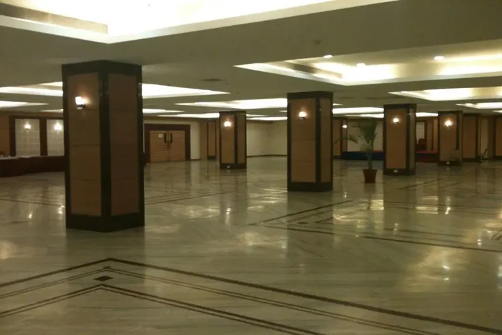 Индаур: Hotel Mangal City