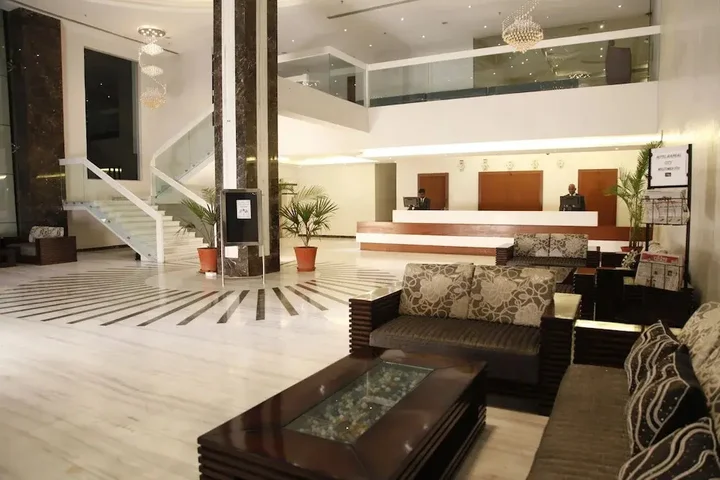 Индаур: Hotel Mangal City