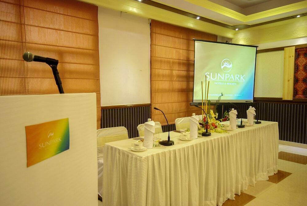 Зиракпур: Sun Park Resort, Chandigarh