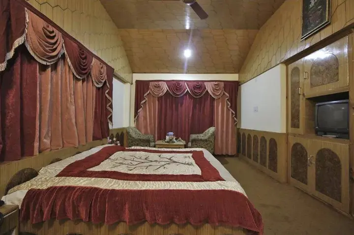 Манали: Chandermukhi Cottages