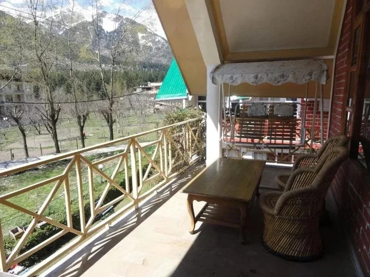 Манали: Chandermukhi Cottages