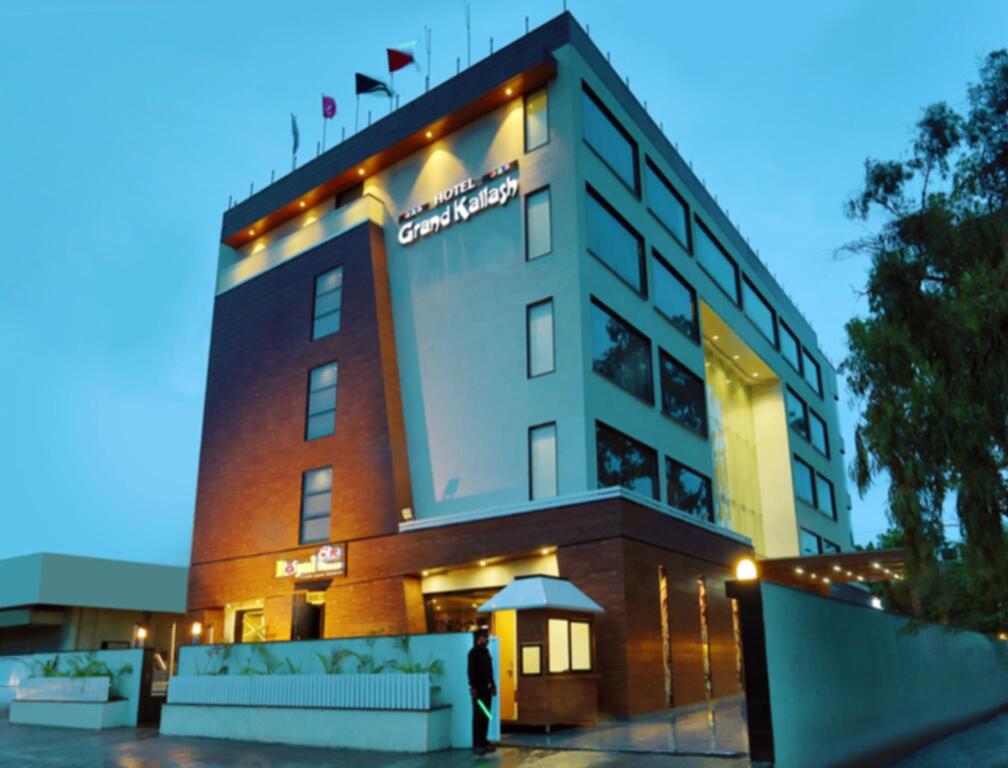 Hotel Grand Kailash — фото 1