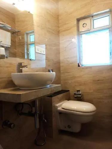 Лаваса: Cozy Inn