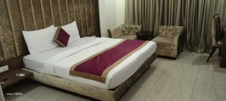 Патьяла: Eqbal Inn