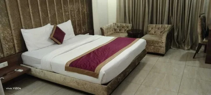 Патьяла: Eqbal Inn