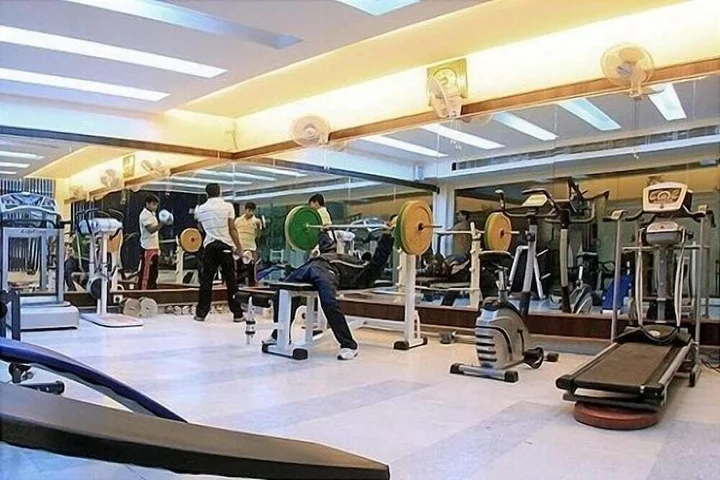 Патьяла: Eqbal Inn