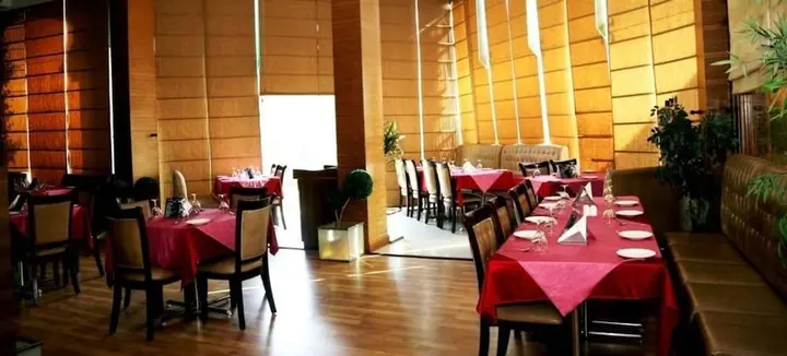 Патьяла: Eqbal Inn