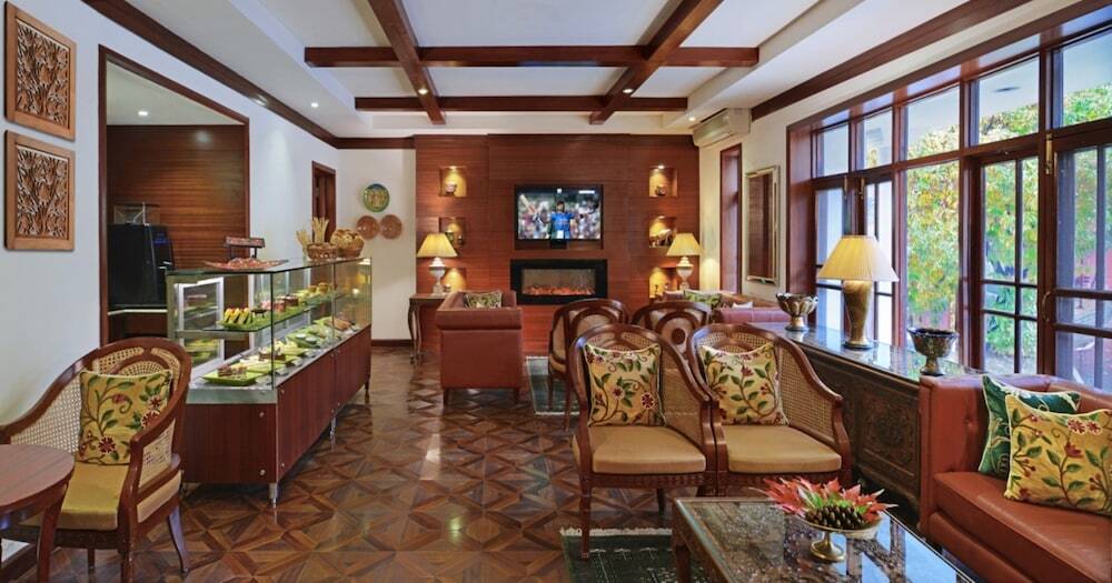 Шринагар: Fortune Resort Heevan