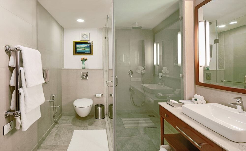 Шринагар: Fortune Resort Heevan