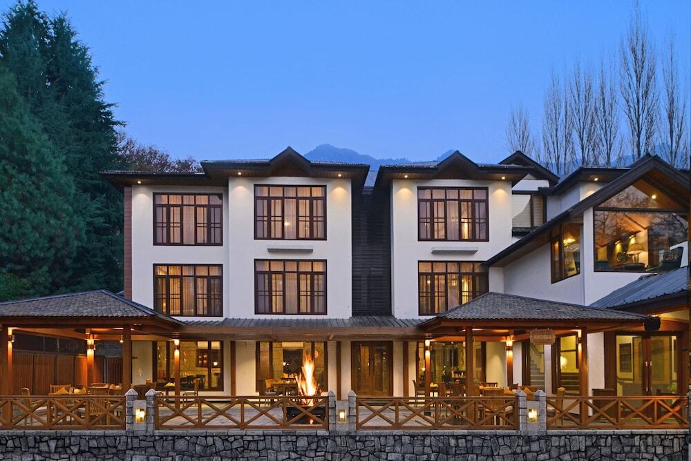 Шринагар: Fortune Resort Heevan