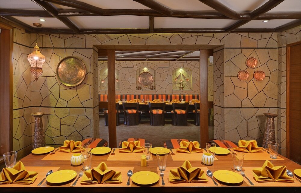 Шринагар: Fortune Resort Heevan
