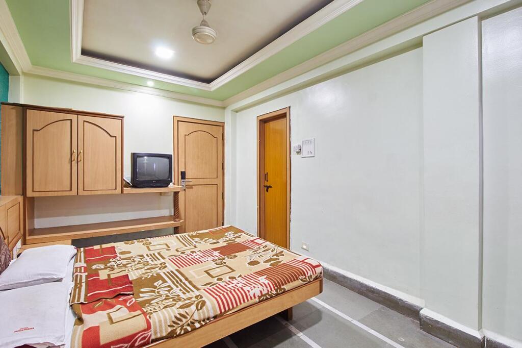 Пуна: Hotel Padmakrishna