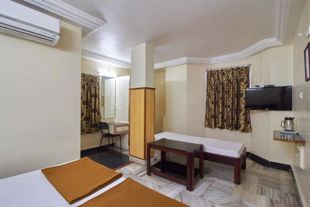 Виджаявада: Hotel Sri Uma International