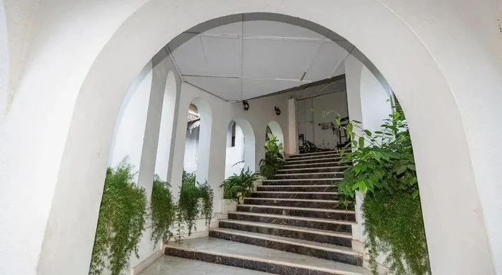 Пачмарай: MPT Rock End Manor, Pachmarhi