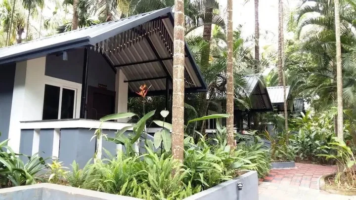 Кушалнагар: Parumpara Holiday Resort