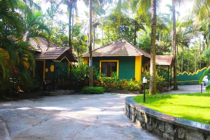 Кушалнагар: Parumpara Holiday Resort