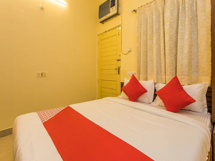 Удджайн: OYO 15401 Hotel Surana palace