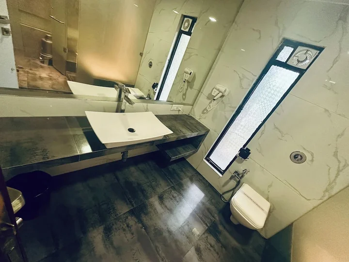 Ширди: Saibaba International Hotel