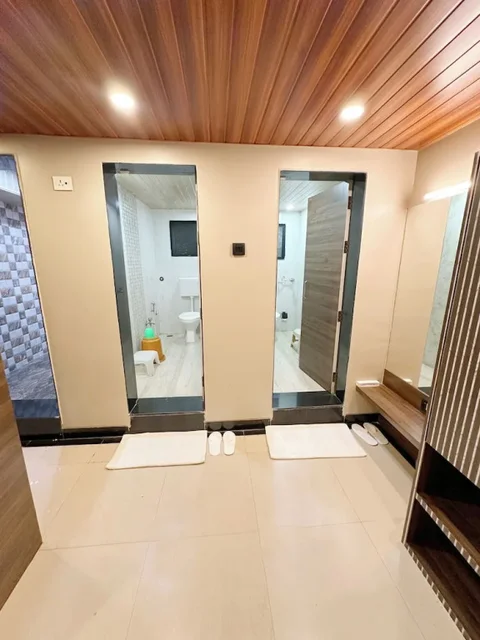 Ширди: Saibaba International Hotel