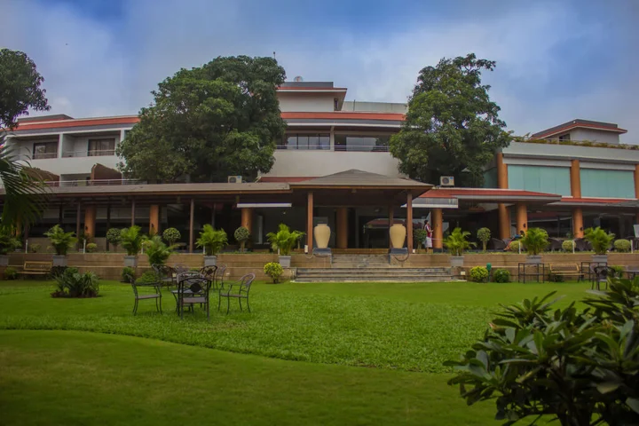 Нашик: Club Mahindra Hatgad