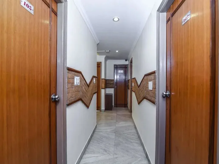 Нью-Дели: OYO Flagship 14620 Kabila Karol Bagh