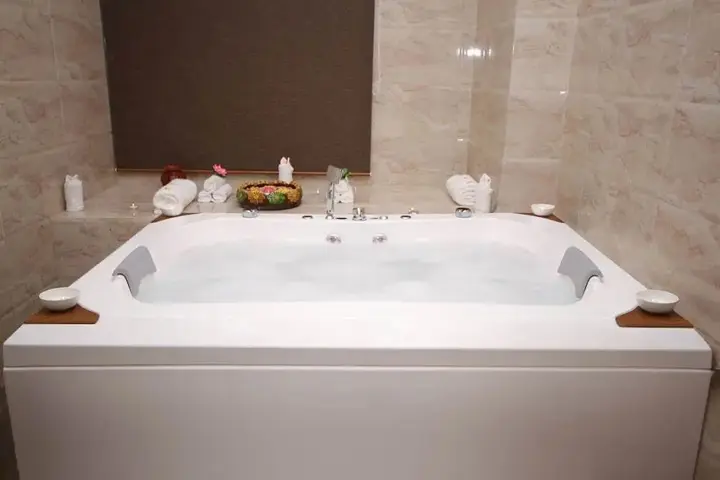 Катра: Best Western Bhawani'z Paradise
