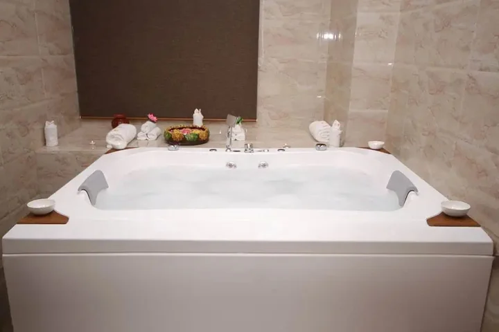Катра: Best Western Bhawani'z Paradise
