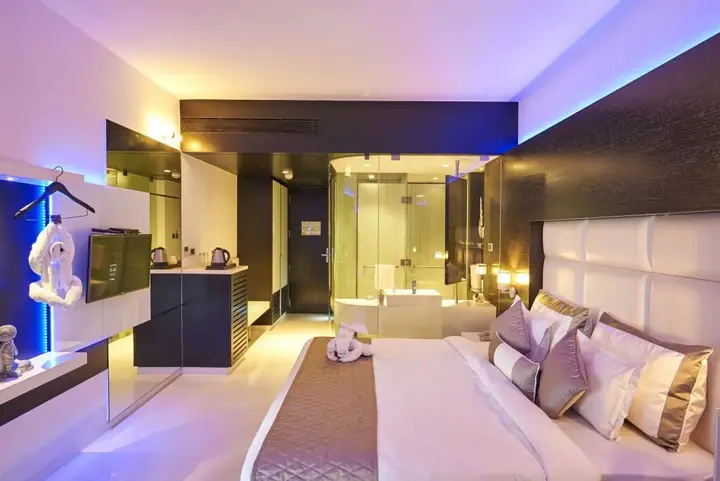 Мумбаи: Eskay Resorts
