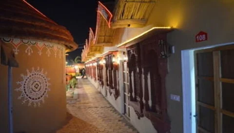 Биканер: Hotel Vijayvargiya Dhani