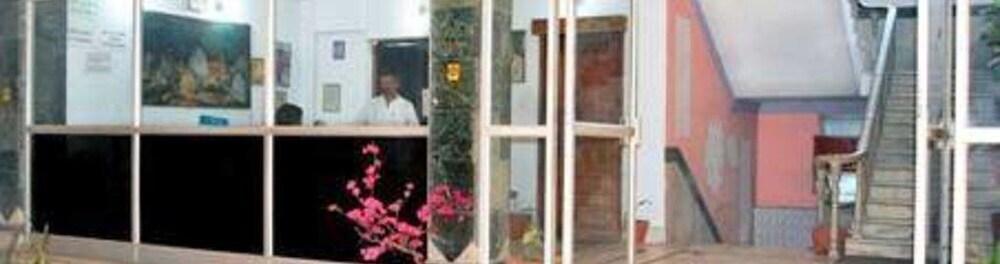 Деогхар: Hotel Yashoda International