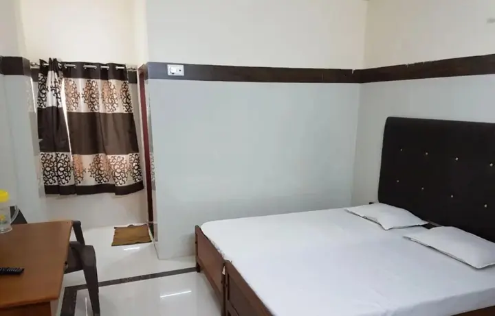 Eraniel: Hotel Parvathi International