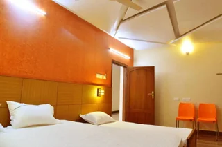Eraniel: Hotel Parvathi International
