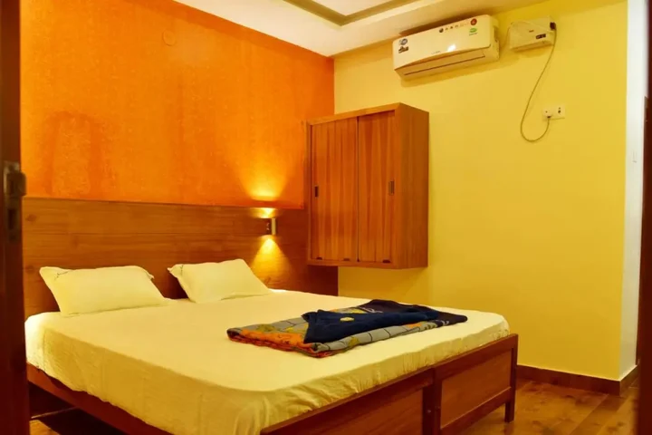 Eraniel: Hotel Parvathi International