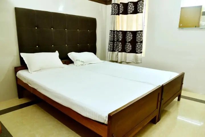 Eraniel: Hotel Parvathi International