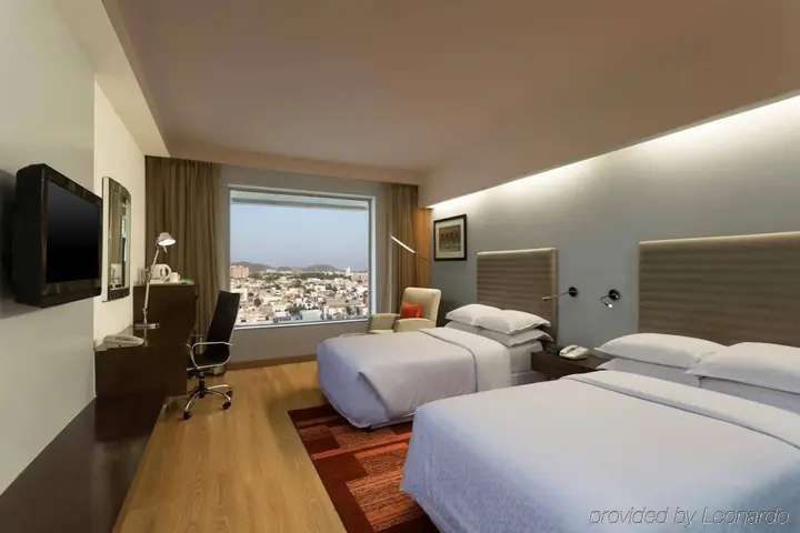 Джайпур: Four Points by Sheraton Jaipur, City Square