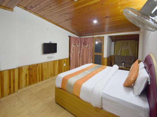 Манали: OYO Premium Naggar Road Manali