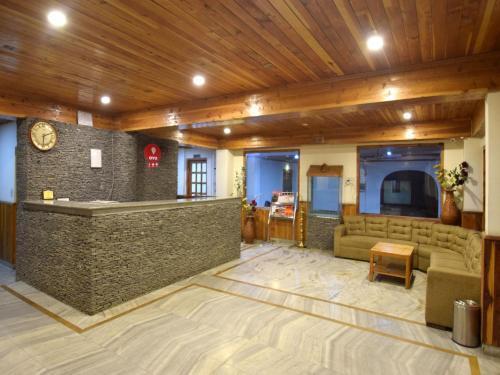 Манали: OYO Premium Naggar Road Manali